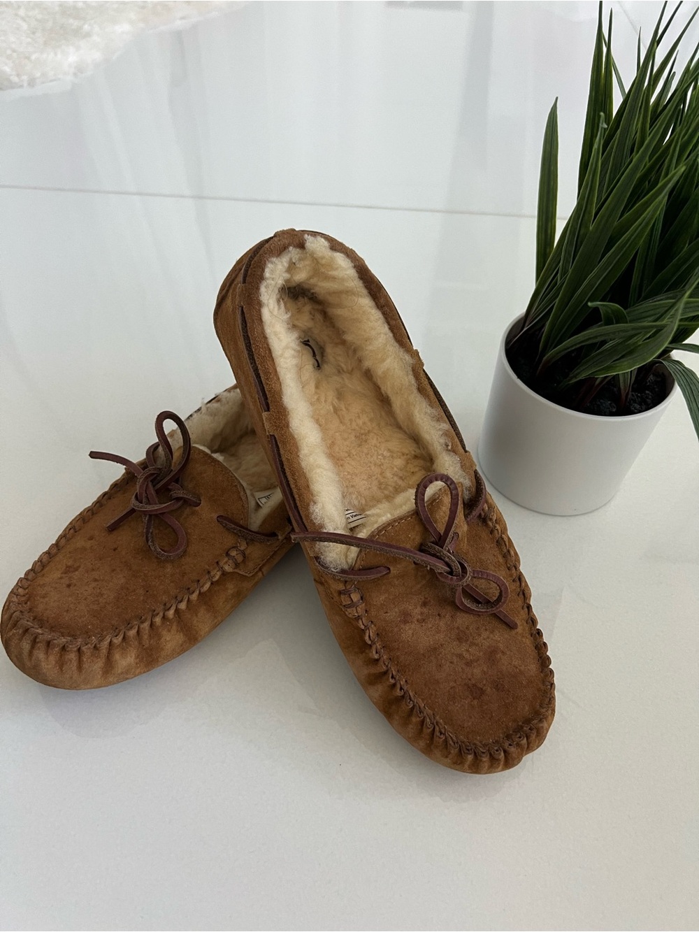 UGG women Suede Moccasin Slippers with Shearling Lining - Brown